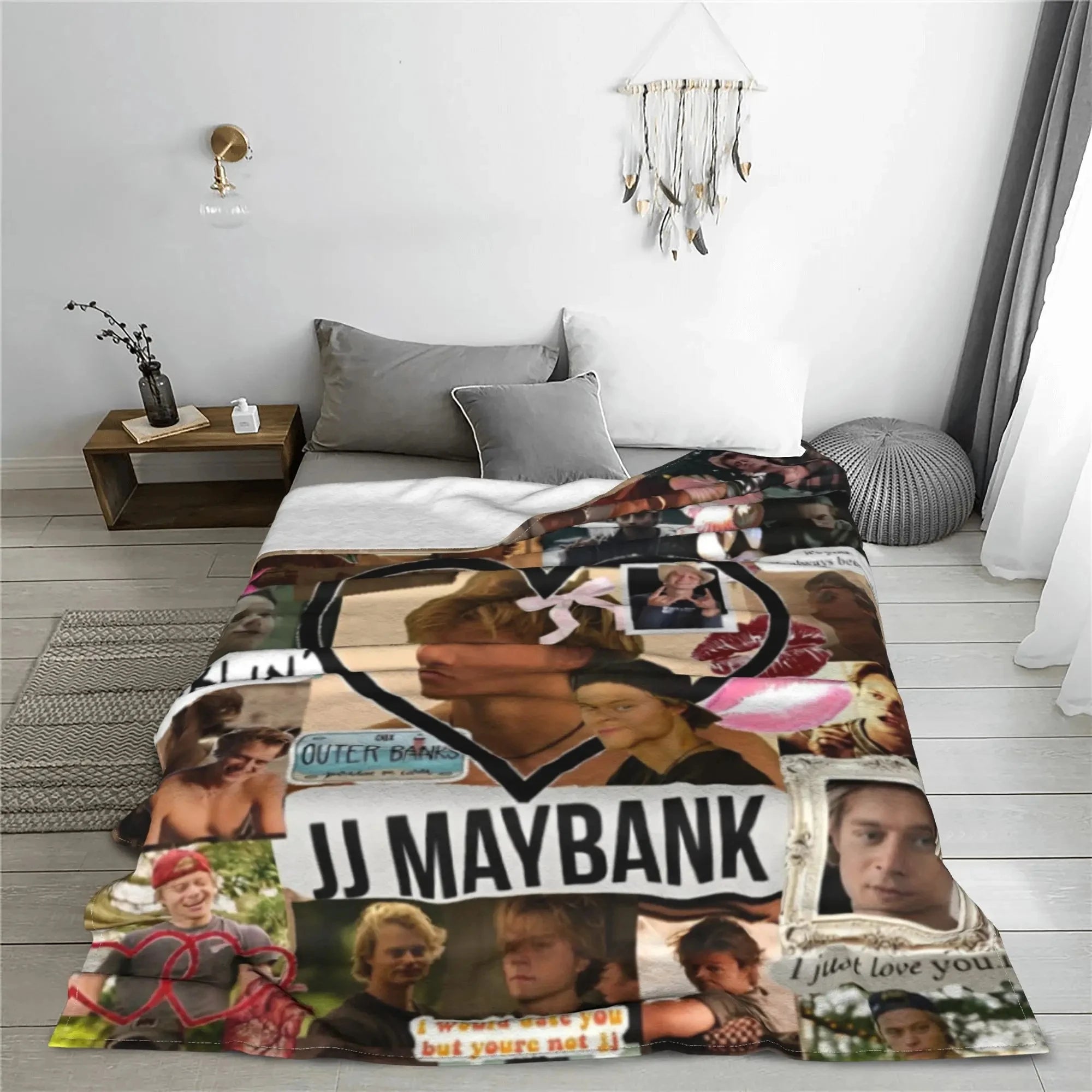 Soft Football Team Blanket Lightweight Green Bay Pink Flannel Coverlet  Cozy Throw for Home Textiles  Colorful NFL Fan Blanket
