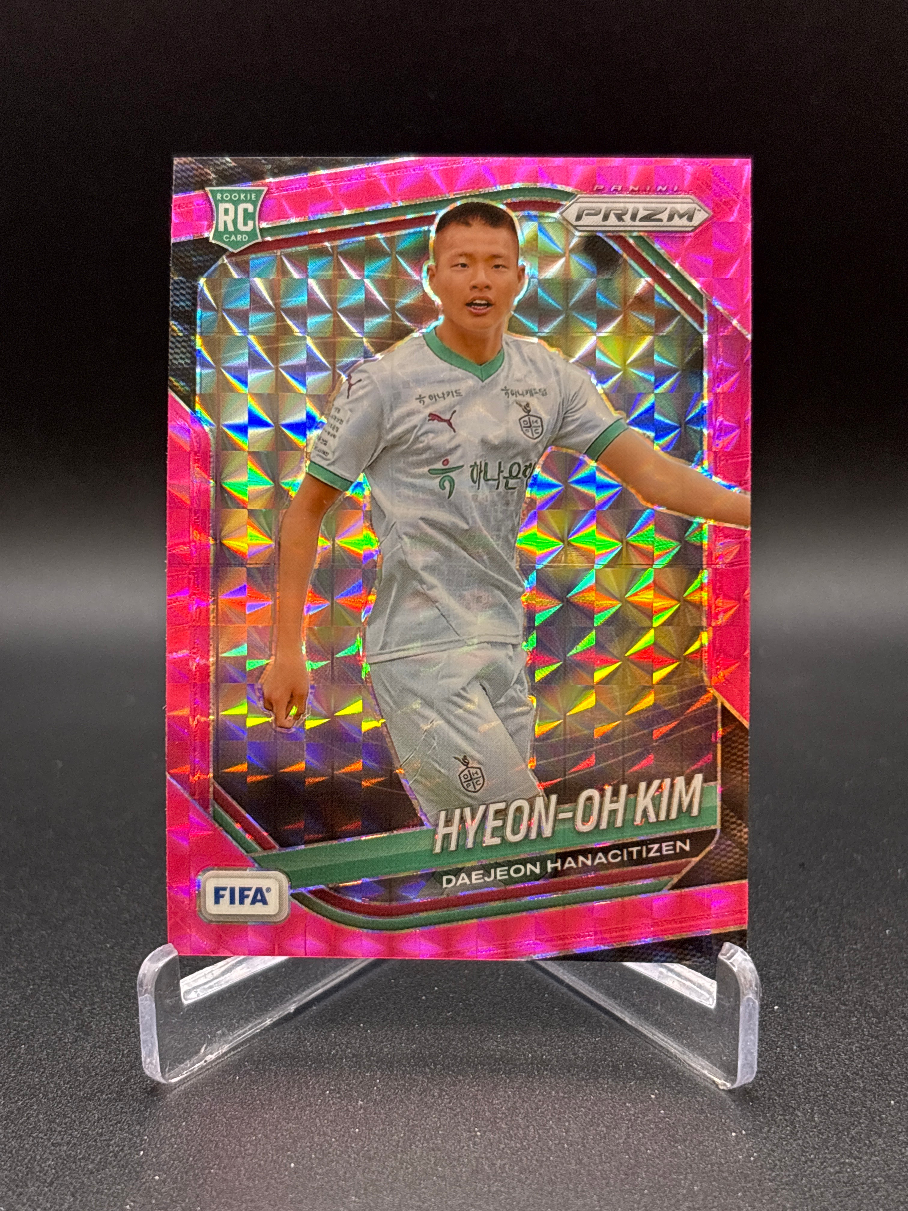 2025-26 Panini Prizm FIFA Pink Mosaic #36 MOON-HWAN KIM Daejeon Hanacitizen RC